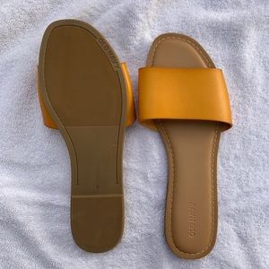 Yellow & tan sandals (old navy) size 9